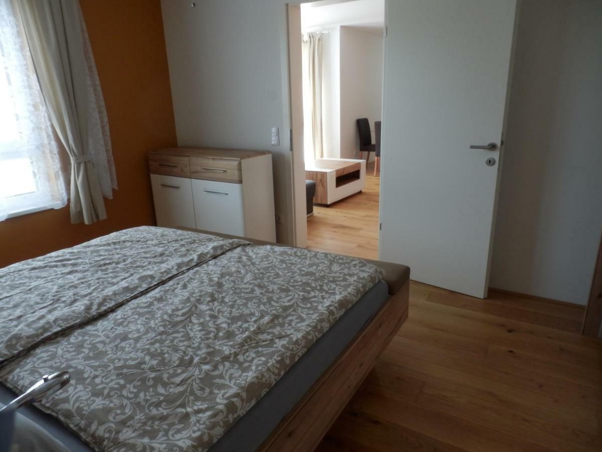 Апартаменти Spacious, Modern 1-Bdrm Apt Near Vic & Austria Ctr Відень Екстер'єр фото